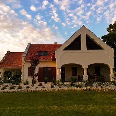 Vadkert Vendeghaz Dorgicse