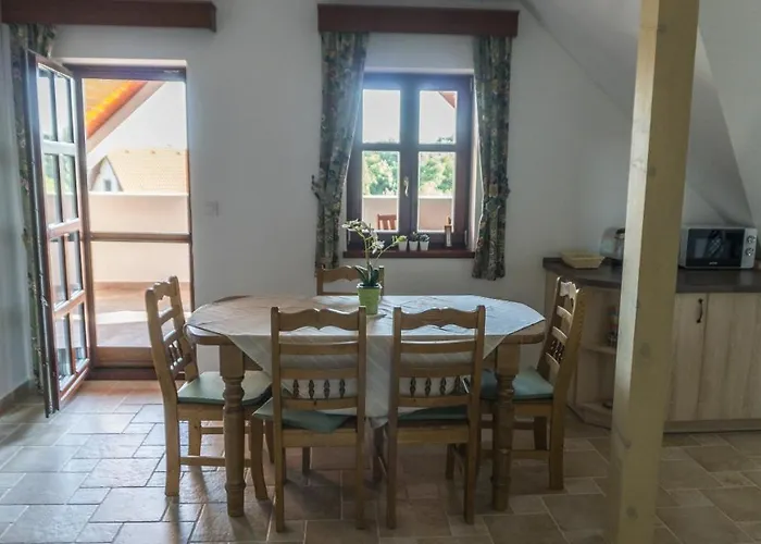 Vadkert Vendeghaz Appartement *